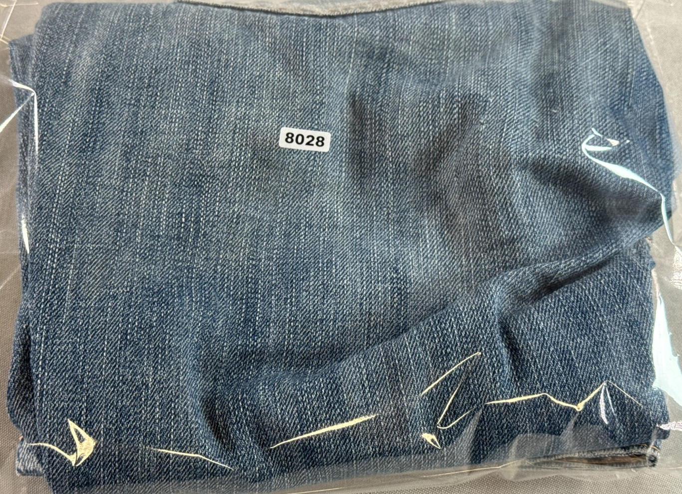 American Eagle Jeans Womens 8 Distressed Destroyed Cropped Medium Wash Boyfriend