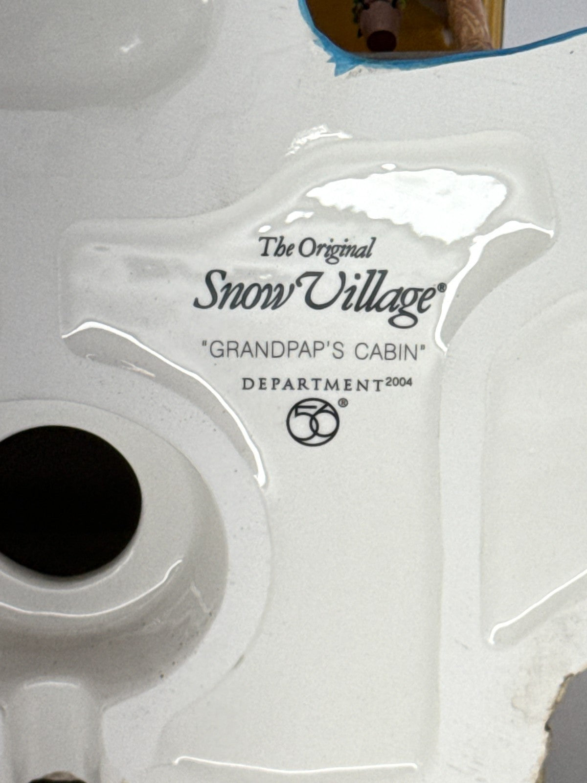 Department 56 Snow Village Grandpap's Cabin 55369 Lighted Log Cabin 2004 Retd