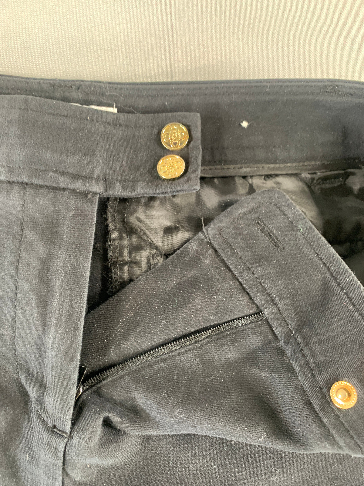 Charter Club Black Bermuda Shorts Women 10 Cotton Stretch Gold Buttons Classic