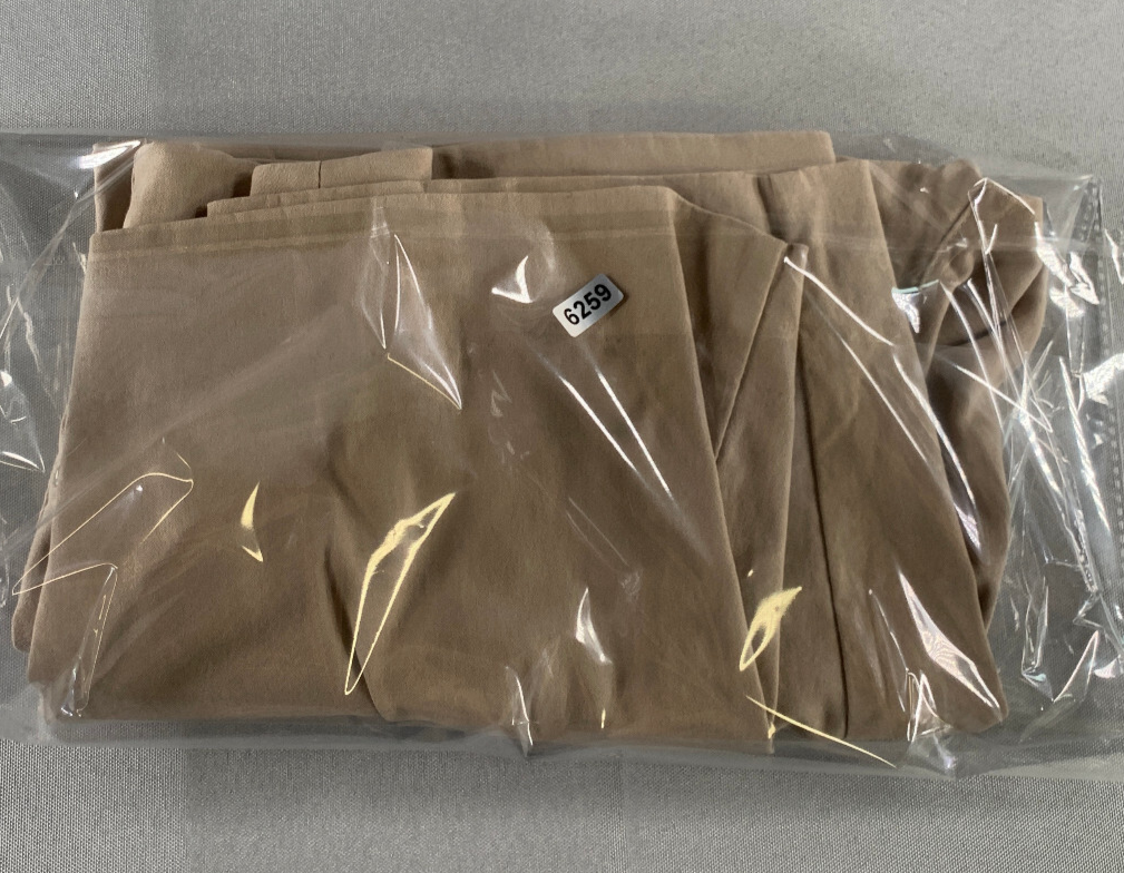N Touch Beige Pull On Stretch Capri Pants Women’s 10 Mid Rise Cropped Cotton