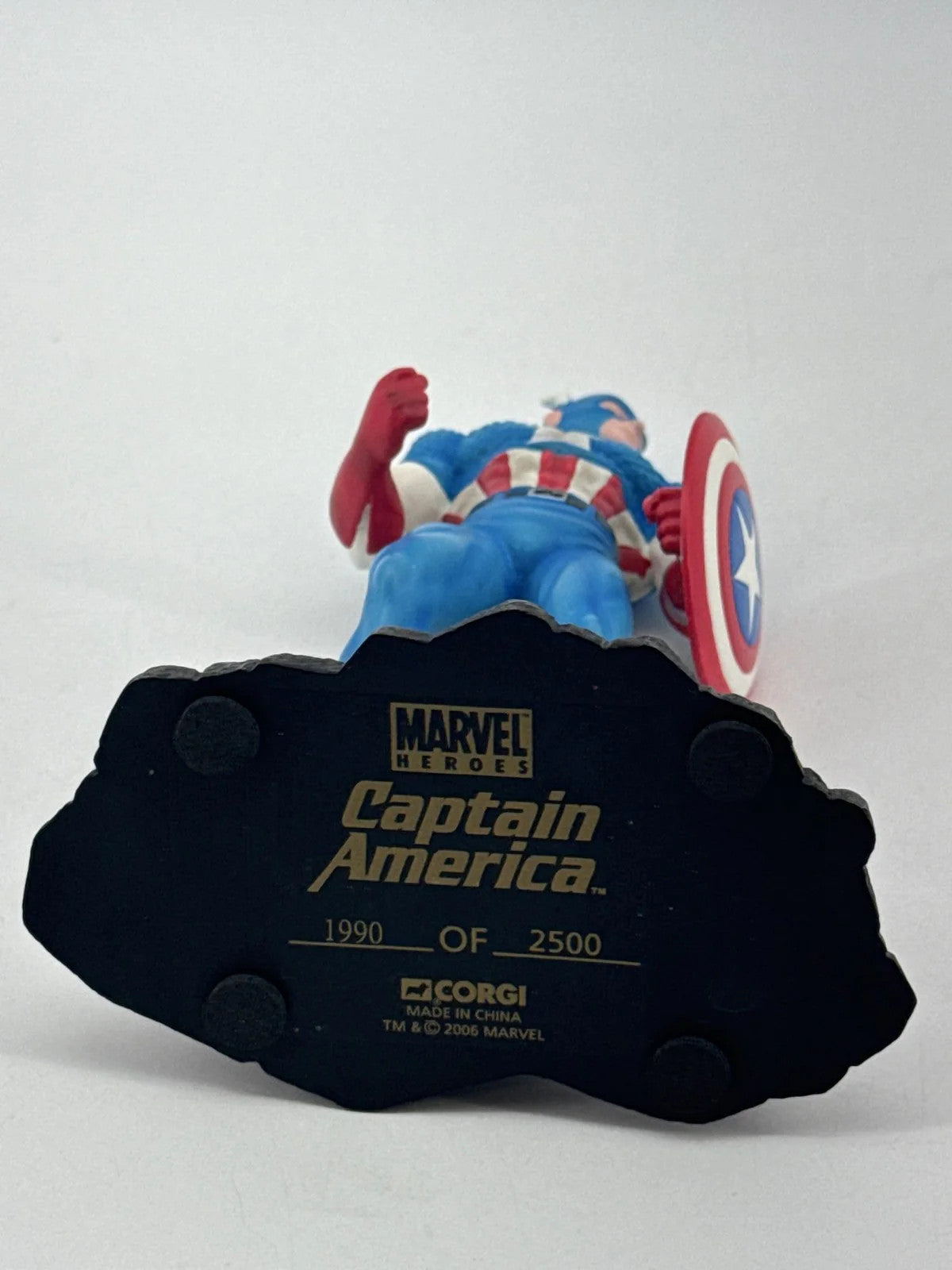 Corgi Marvel Heroes Captain America 1:12 Scale Hand Painted Metal Statue 112 NWT