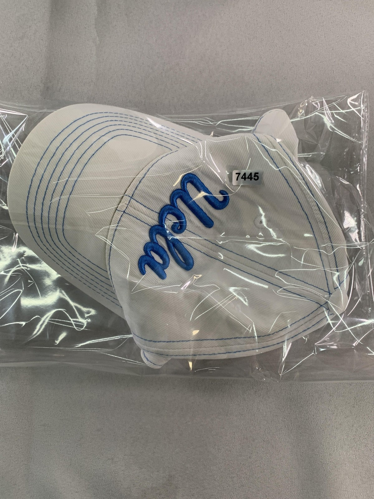 UCLA Bruins Hat Cap Fitted Mens XL White Blue NCAA Basketball Script One Fit 84