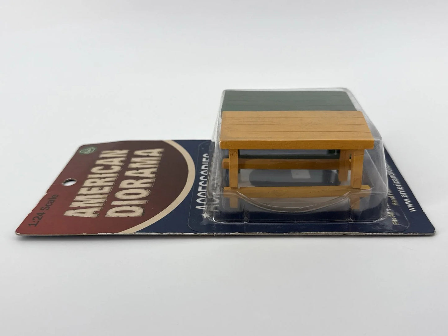 American Diorama 1:24 Scale Bench Accessory Yellow Green Display Scene Prop NIB