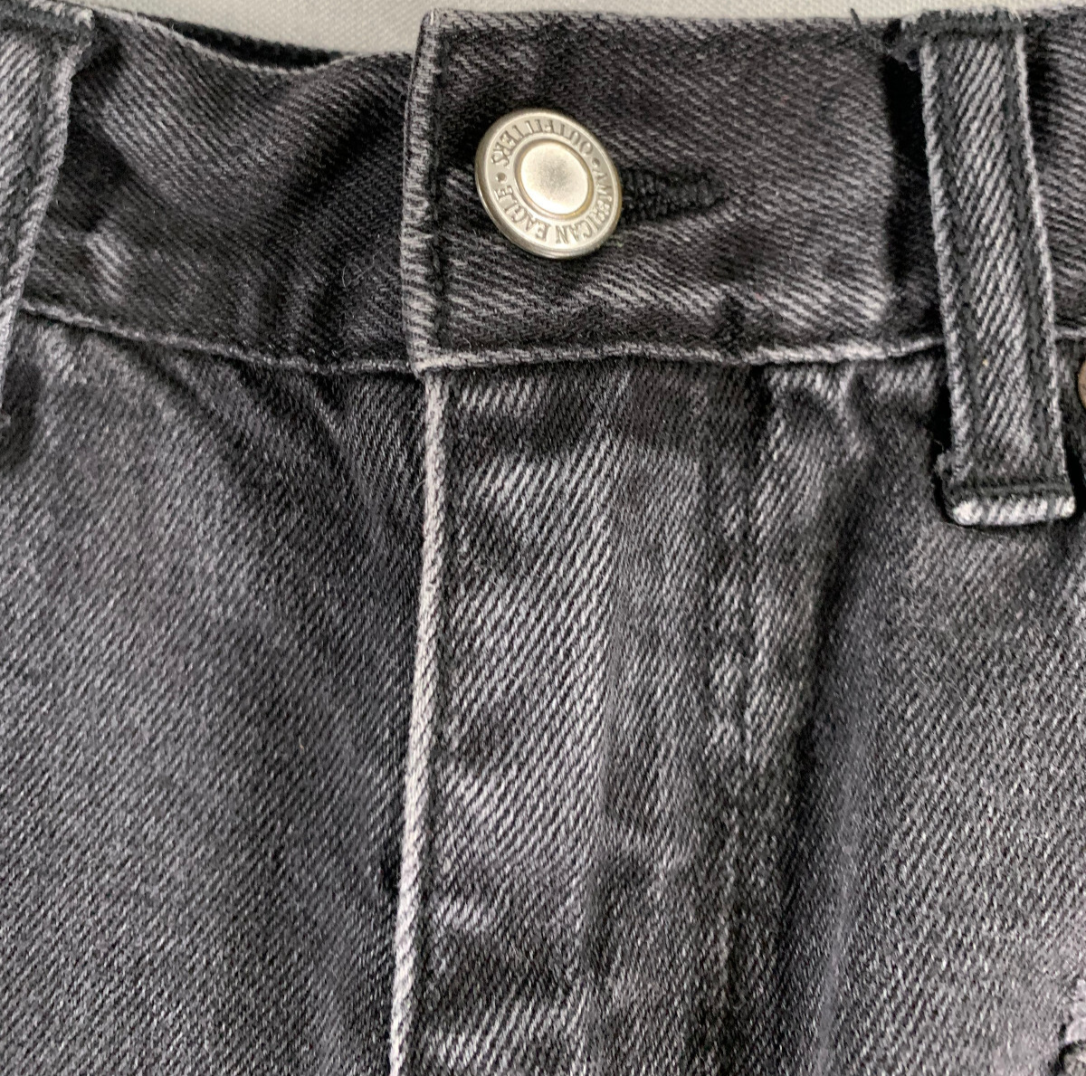 American Eagle Mom Shorts Black Distressed Denim High Rise Frayed Hem Sz 6 119