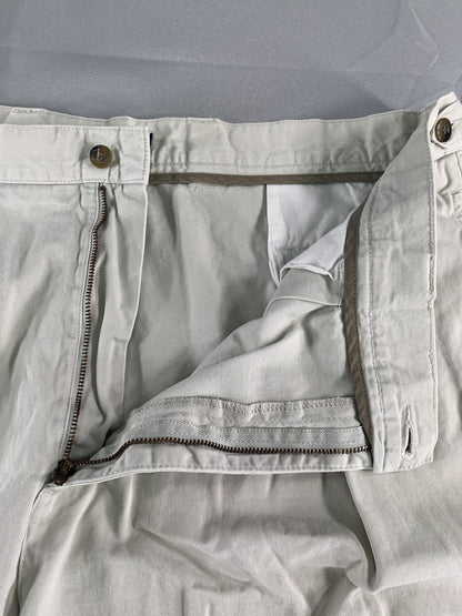Dockers Khakis Shorts Mens Medium Beige Pleated Front Casual Flat Front Classic