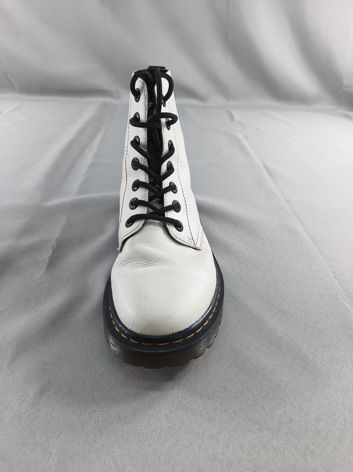 Dr. Martens 1460 Boots Womens Size 8 White Leather 8-Eye Lace Up Combat AirWair