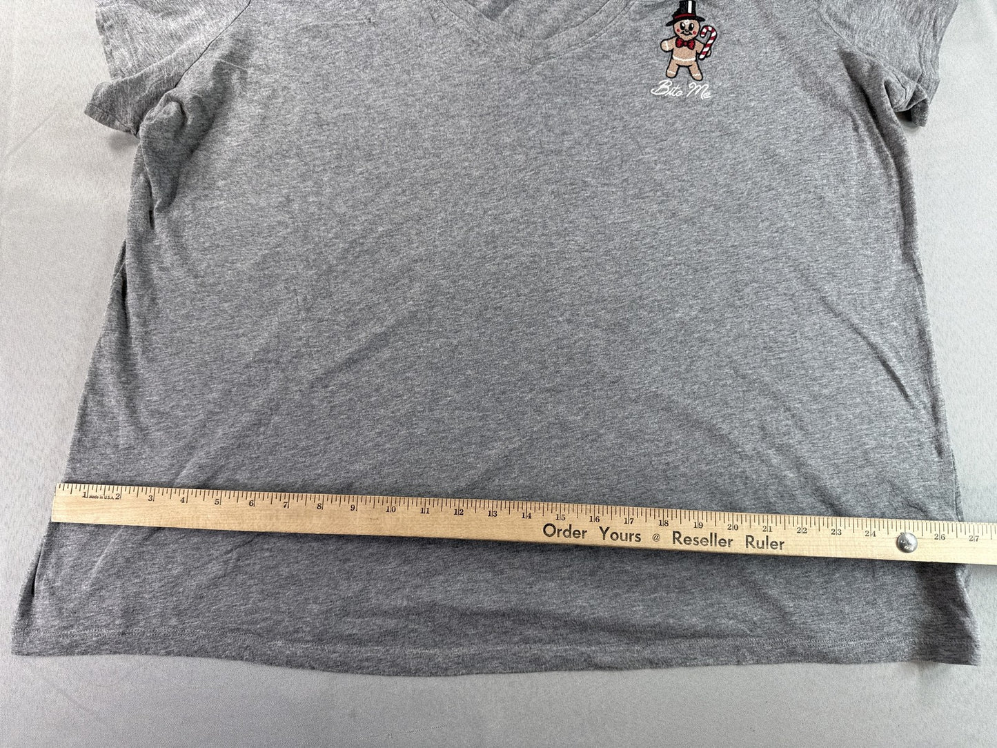 HERITAGE TORRID Gingerbread Man Tee Womens 3 Gray Embroidered Graphic Crewneck