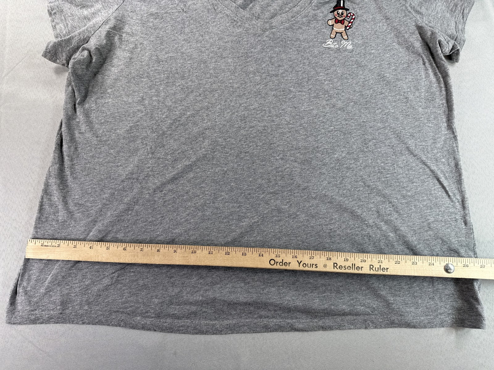 HERITAGE TORRID Gingerbread Man Tee Womens 3 Gray Embroidered Graphic Crewneck