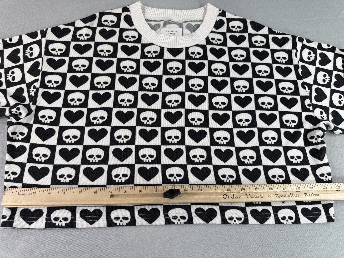 American Eagle Skull Kawaii Sweater M Black White Polyester Elastane Pullover