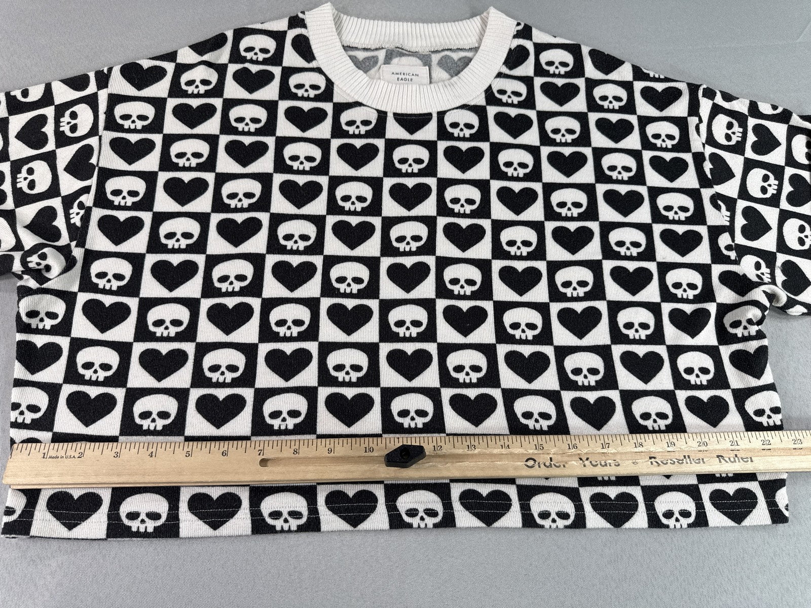 American Eagle Skull Kawaii Sweater M Black White Polyester Elastane Pullover