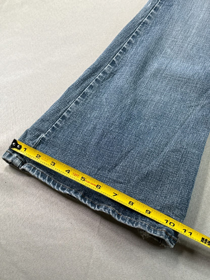 YMI Flare Jeans Womens Size 3 Blue Low Rise Stretch Denim Bell Bottom Pants