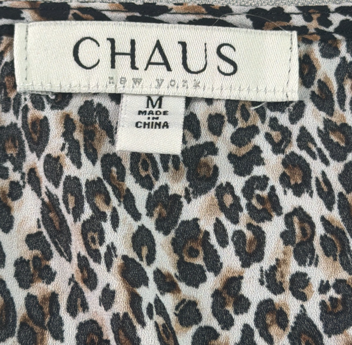 Chaus New York Leopard Print Ruffle Sleeve Blouse Women Medium V Neck Sleeveless