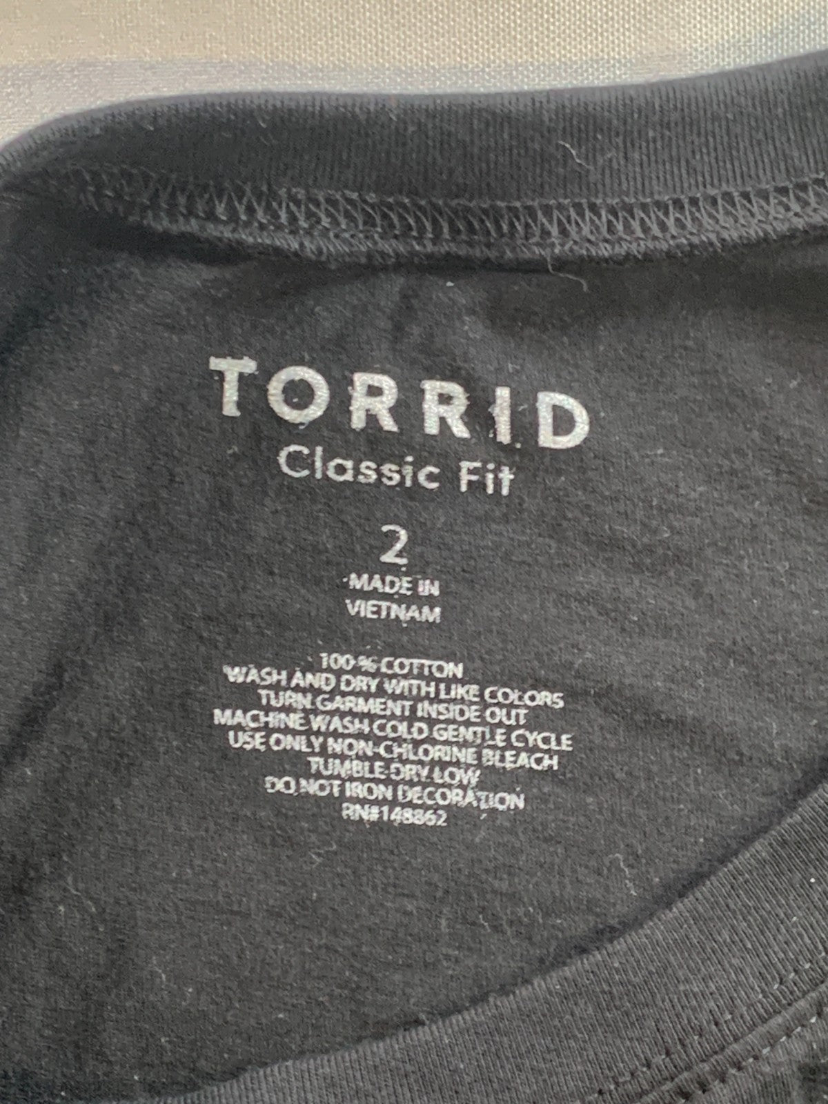 Torrid Happy Horrordays Womens Plus 2 2X Black Halloween Graphic Tee Bats Goth