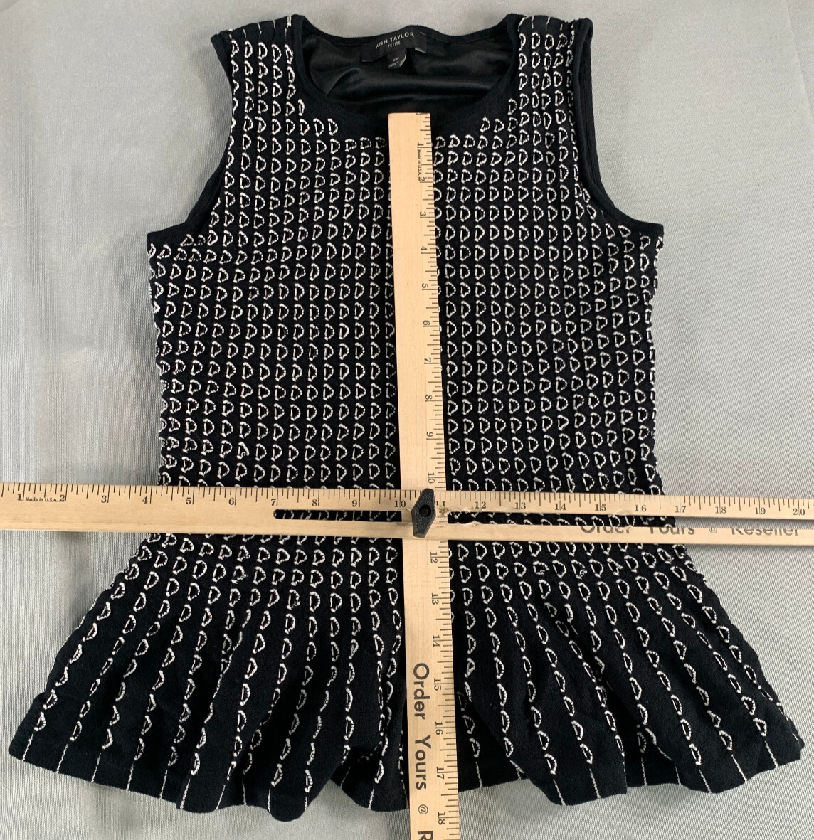 Ann Taylor Petite XSP Knit Peplum Top Black White Sleeveless Stretch Textured