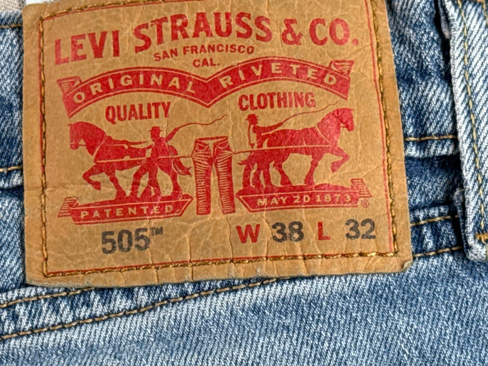 Levis 505 Jeans Mens 38x32 Blue Regular Fit Straight Leg Denim Pants Light
