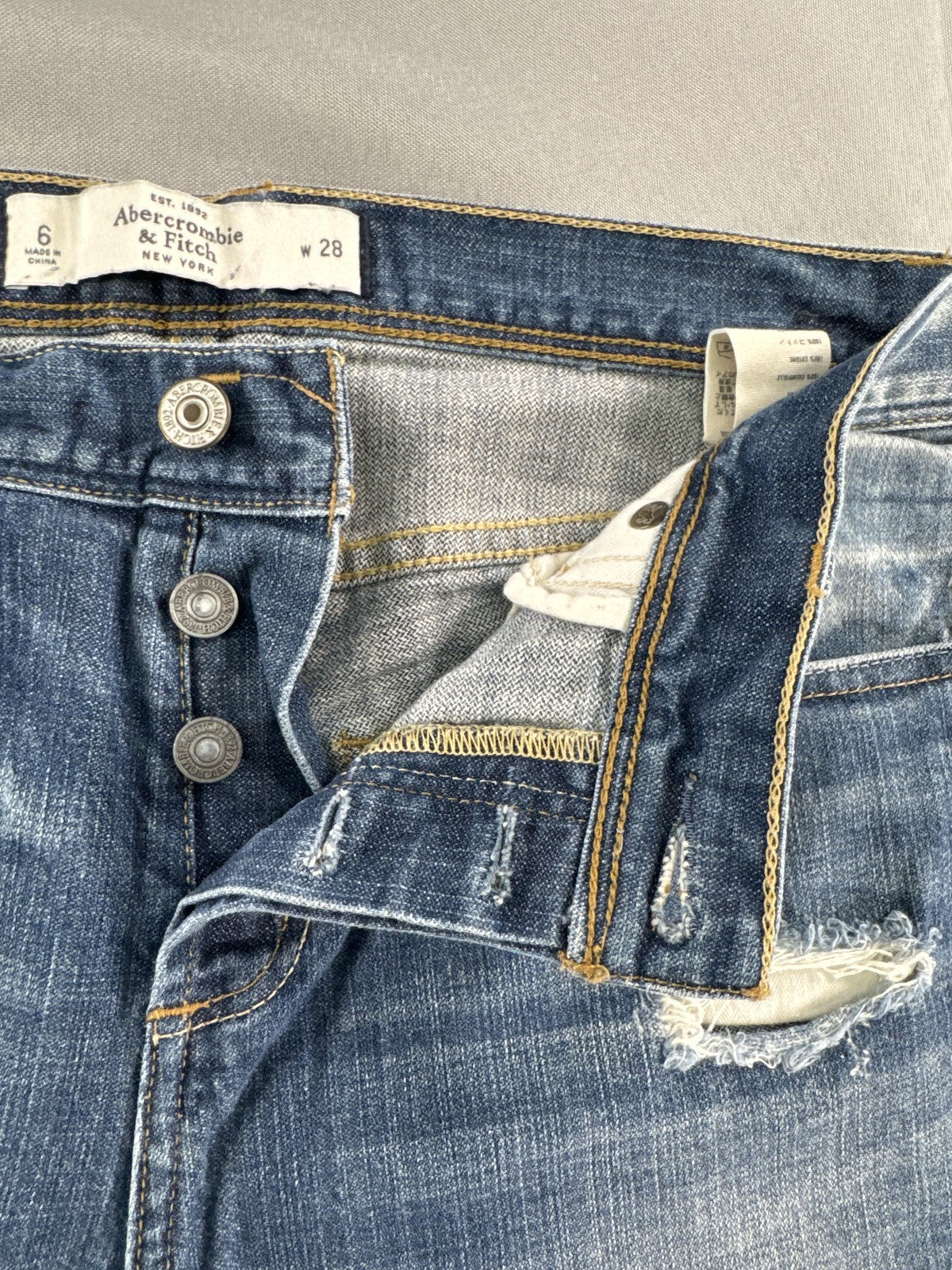 Abercrombie & Fitch Jeans Womens 6 W28 Distressed Selvedge Denim Straight Leg