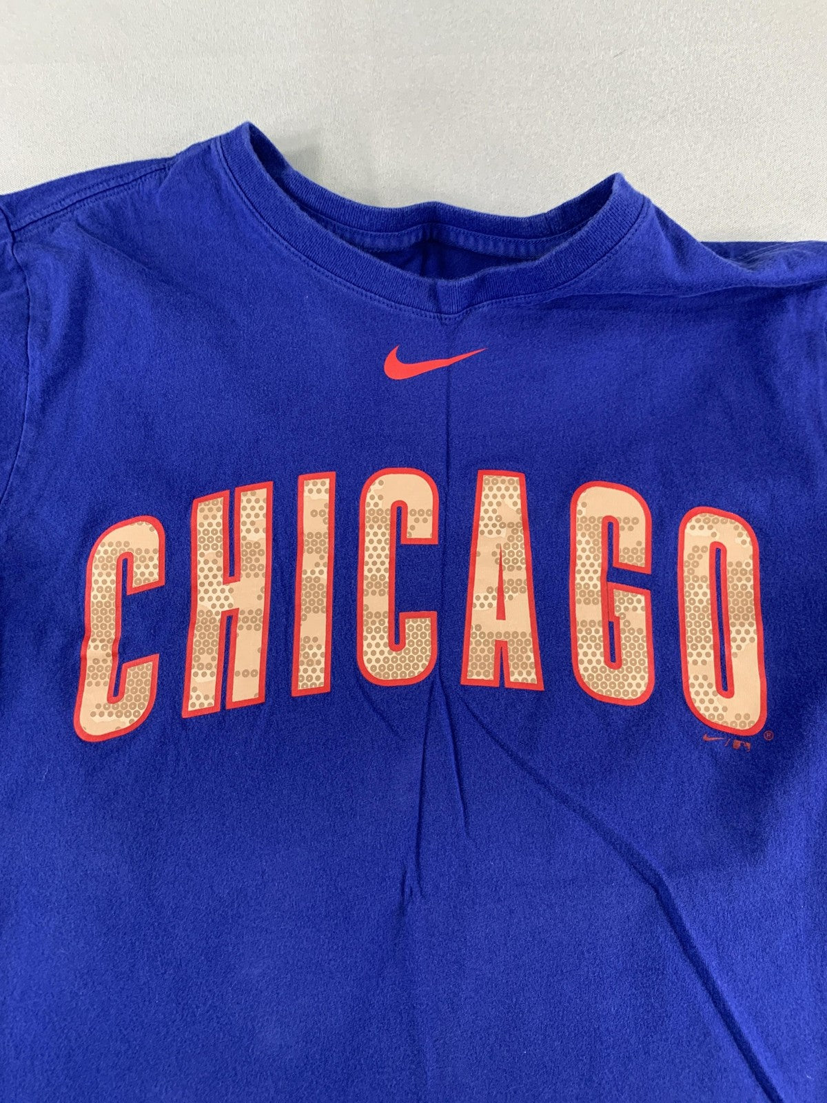 Chicago Cubs Shirt Mens Medium Blue MLB Baseball Nike Athletic Cut USA Flag Tee
