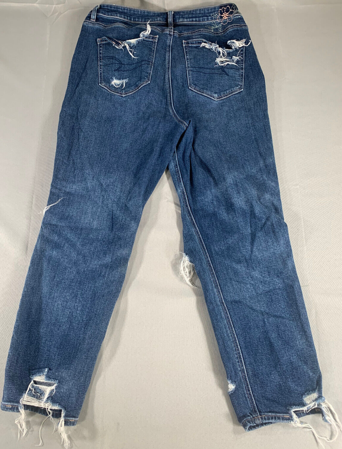 American Eagle Ripped Jeans 14 32x25 High Rise Distressed Rigid Floral Embroider