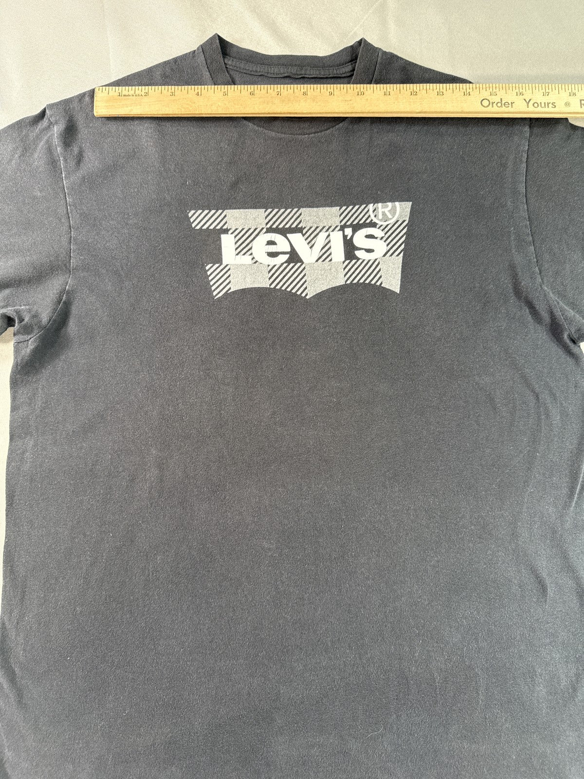Levi's Graphic Tee L Black Cotton Crewneck Short Sleeve Regular Fit Logo Unisex
