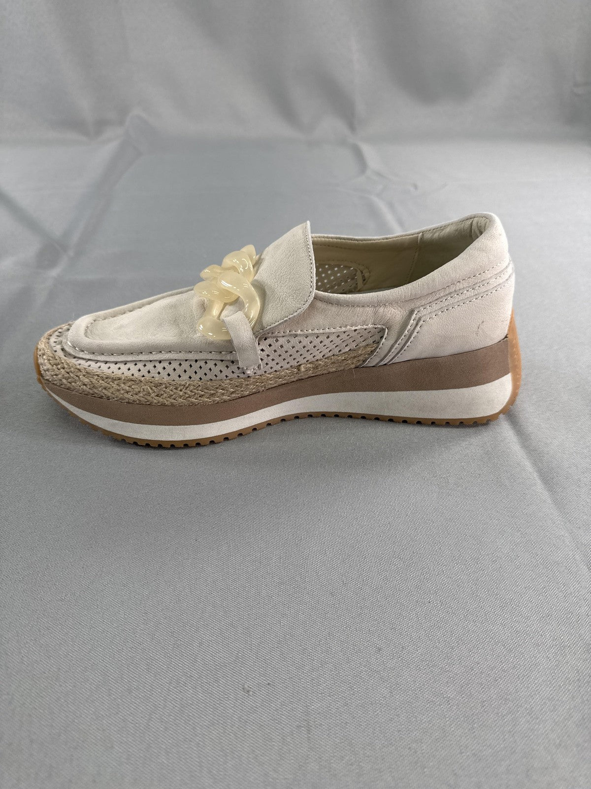Dolce Vita Jadah Shoes Womens Size 8 Ivory Nubuck Chain Platform Loafers Slip On