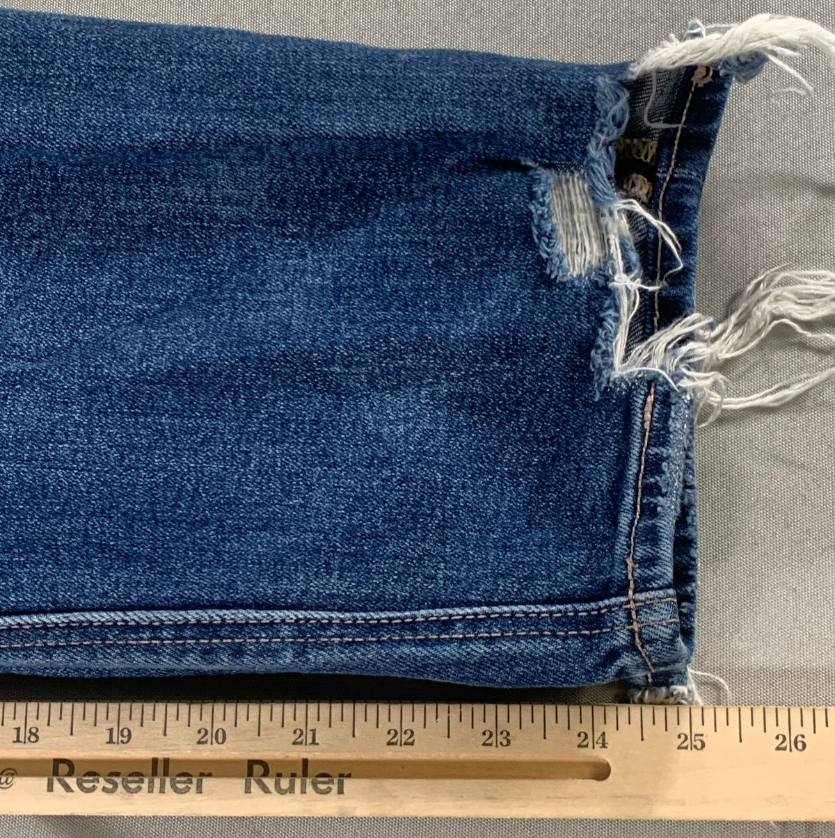American Eagle Ripped Jeans 14 32x25 High Rise Distressed Rigid Floral Embroider