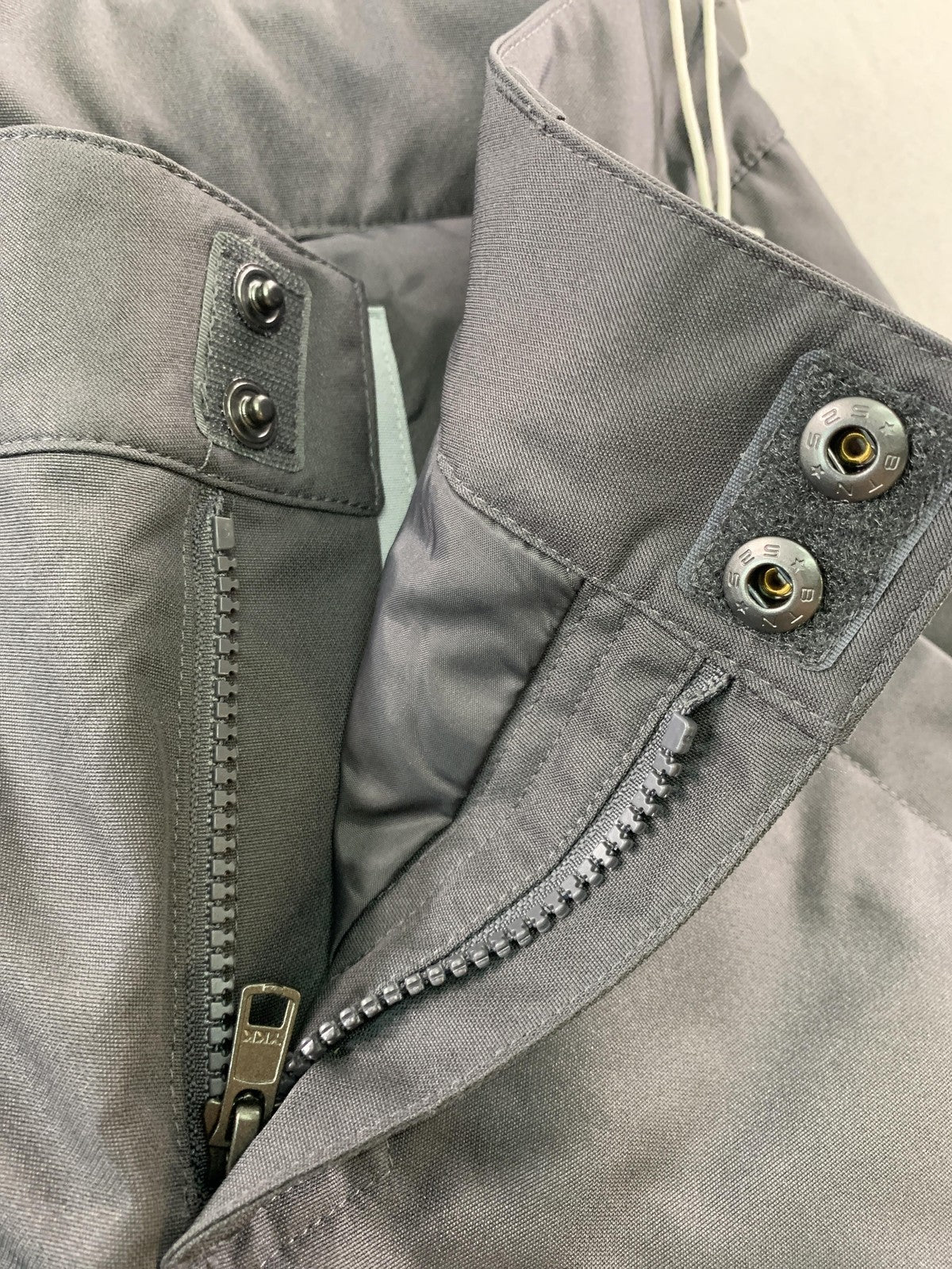 Obermeyer Brisk Snow Pants Youth Medium 10-12 Gray Basalt Waterproof Insulated