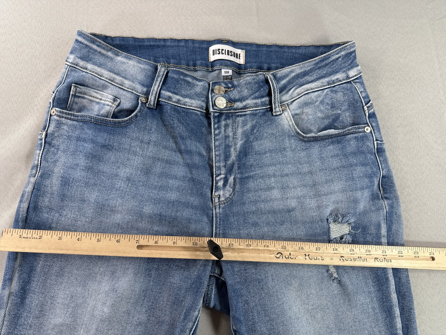 DISCLOSURE Light Wash Skinny Jeans 18W Cotton Blend Distressed Frayed