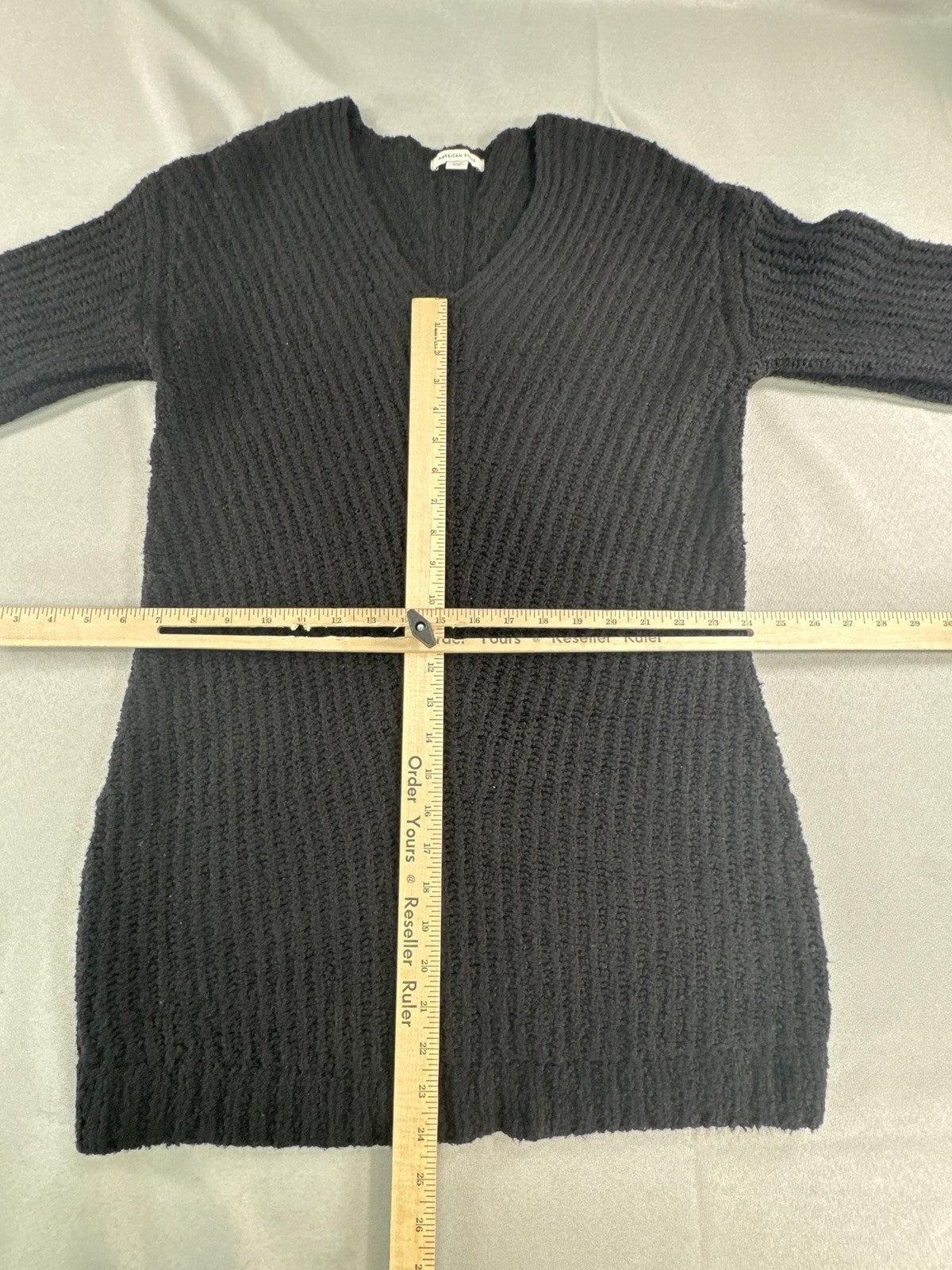 American Eagle Sweater Womens Small Textured V Neck Pullover Knit Cozy Soft 57