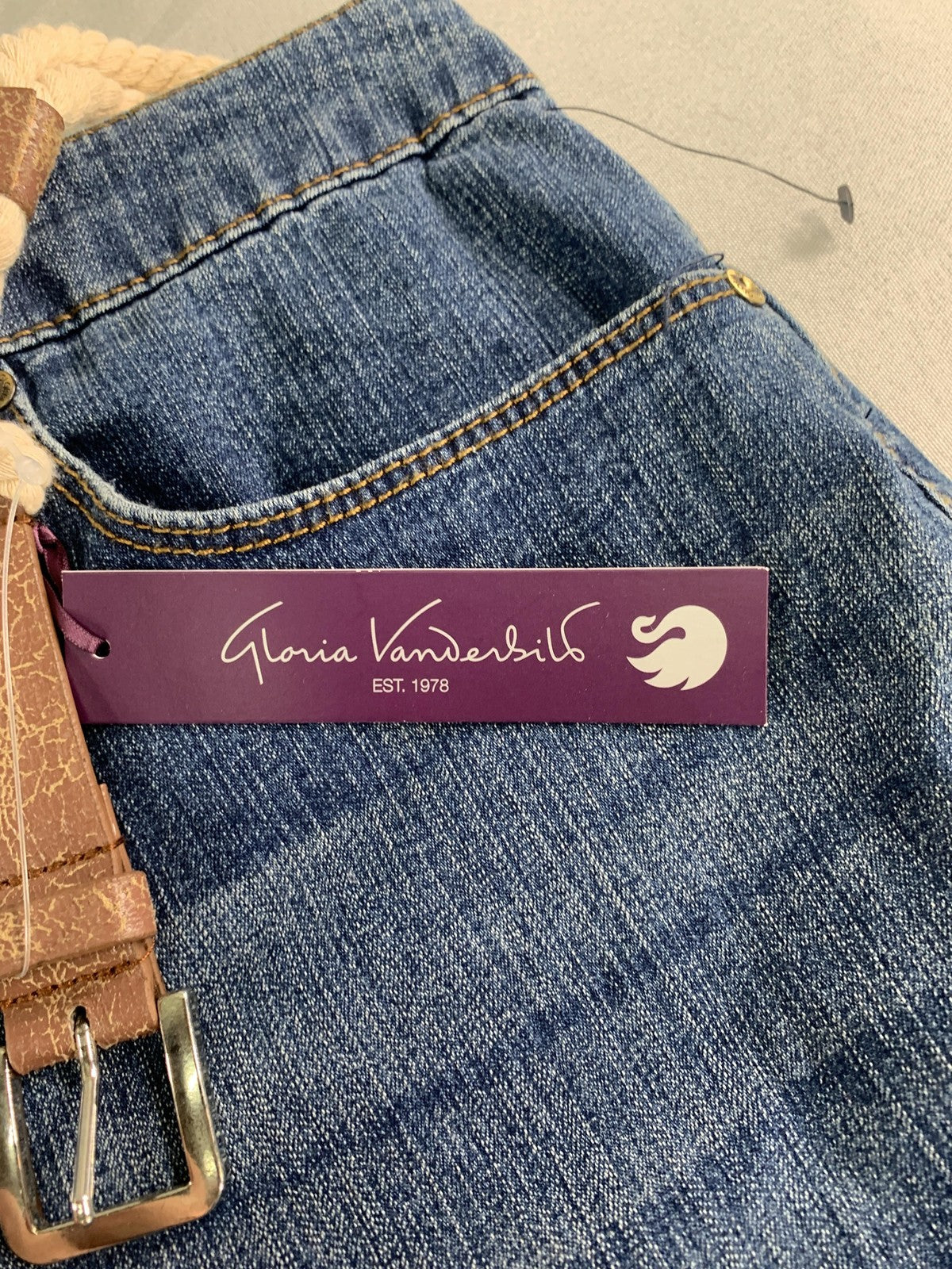 Gloria Vanderbilt Bermuda Shorts Womens 24W Denim Jean Slimming Stretch Casual