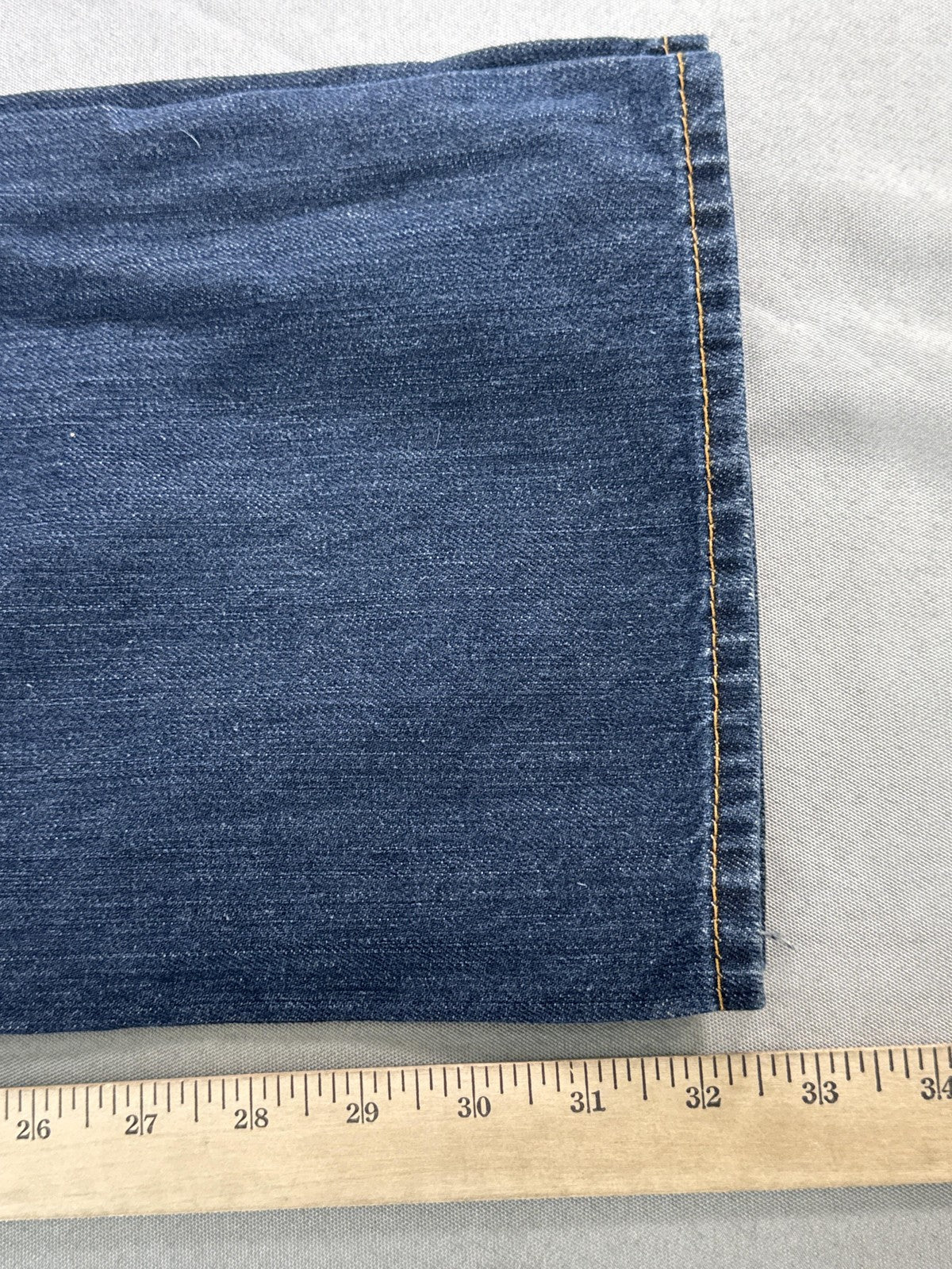 True Religion Jeans Mens 34 Blue Straight Flap Pockets Denim Made USA Dark Wash