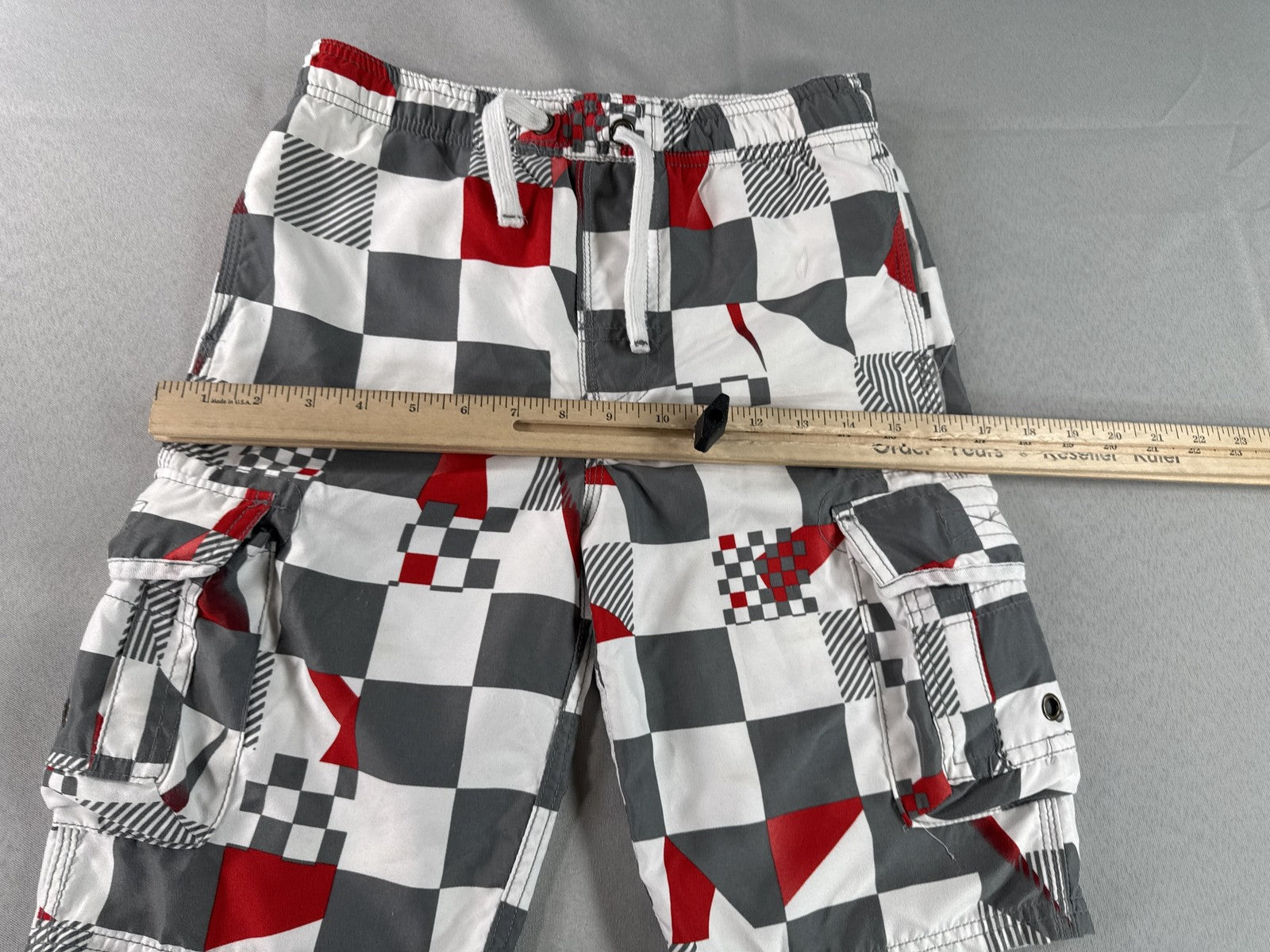 REBEL ACTIVE Streetwear Cargo Shorts YEARS 140CM Gray Red White Cotton Regular