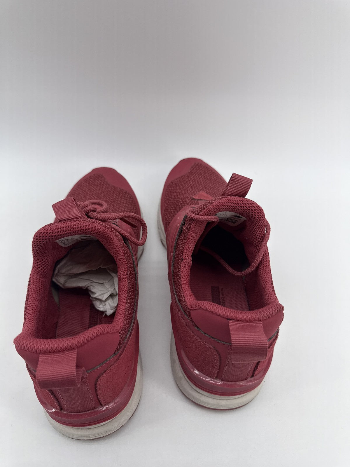 New Balance Burgundy Running Sneakers 8 US Womens US Knit Lightweight Breathable
