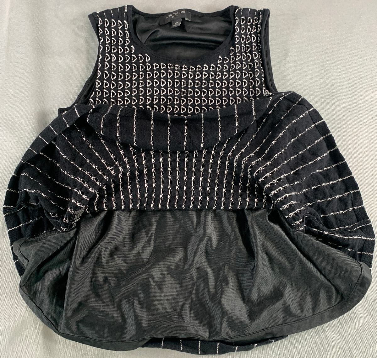 Ann Taylor Petite XSP Knit Peplum Top Black White Sleeveless Stretch Textured