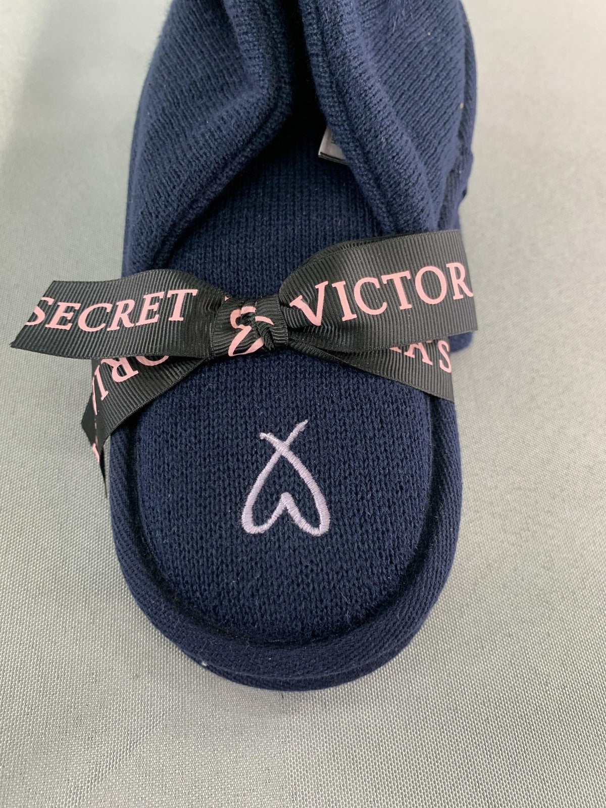 Victorias Secret Slippers Shoes Womens Size 5-6 Small Navy Knit Faux Fur Pom