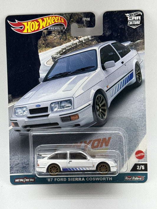Hot '87 Ford Wheels Sierra Cosworth Premium Diecast Model 1:64 White Metal