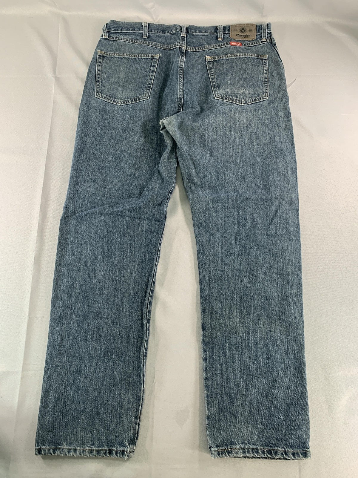 Wrangler Jeans Mens 38x32 Blue Regular Fit 965TQS Denim Straight Leg Authentic