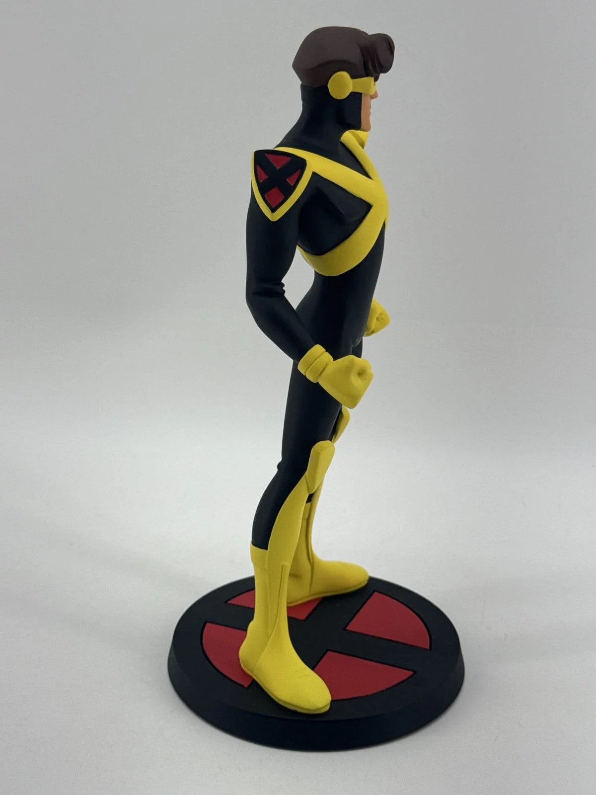 Hard Hero Marvel X-Men Evolution Cyclops Maquette Statue Yellow Black Apparel
