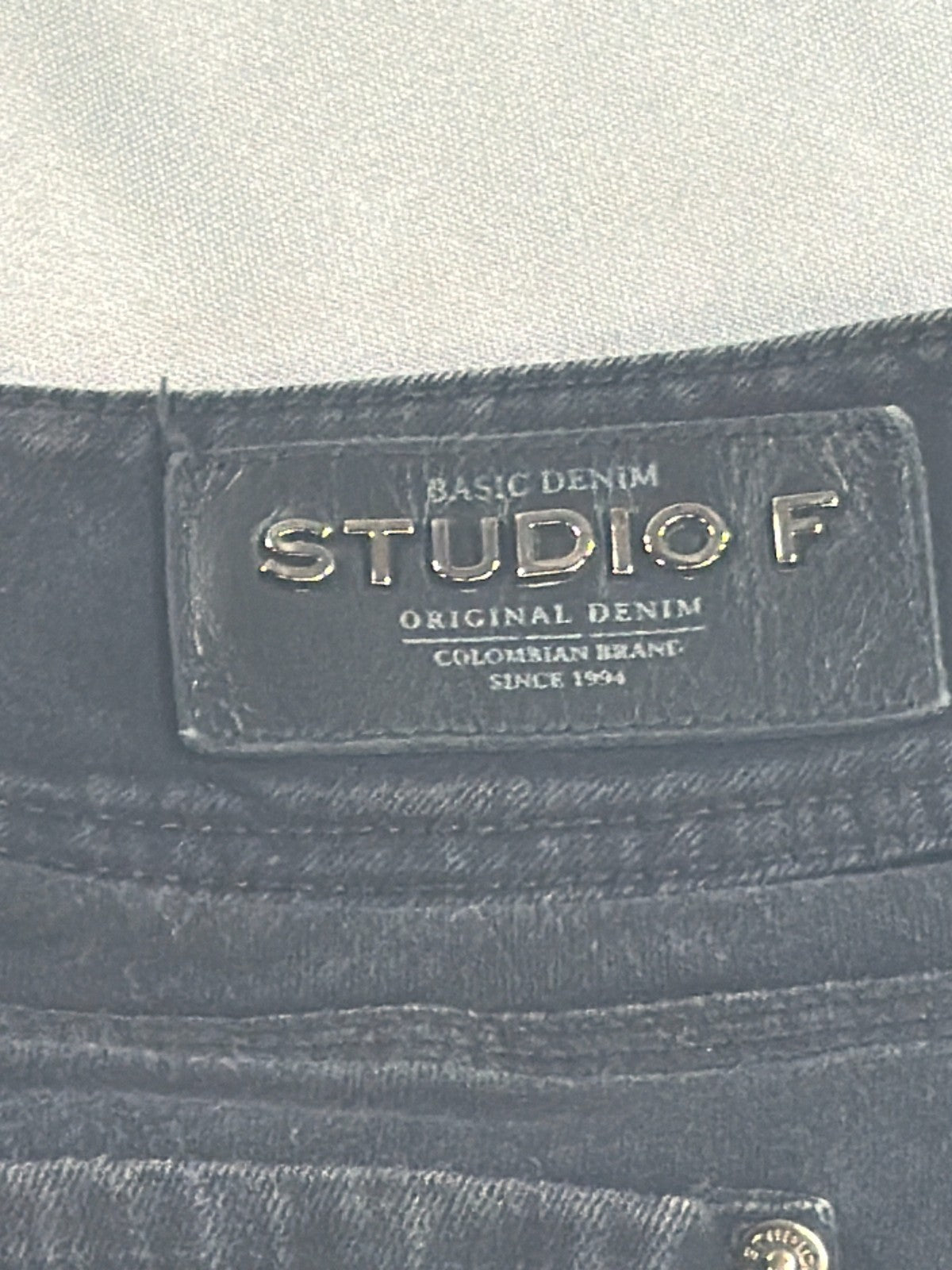 Studio F Colombian Jeans Women 8 Black Double Button Skinny Slim Denim Original