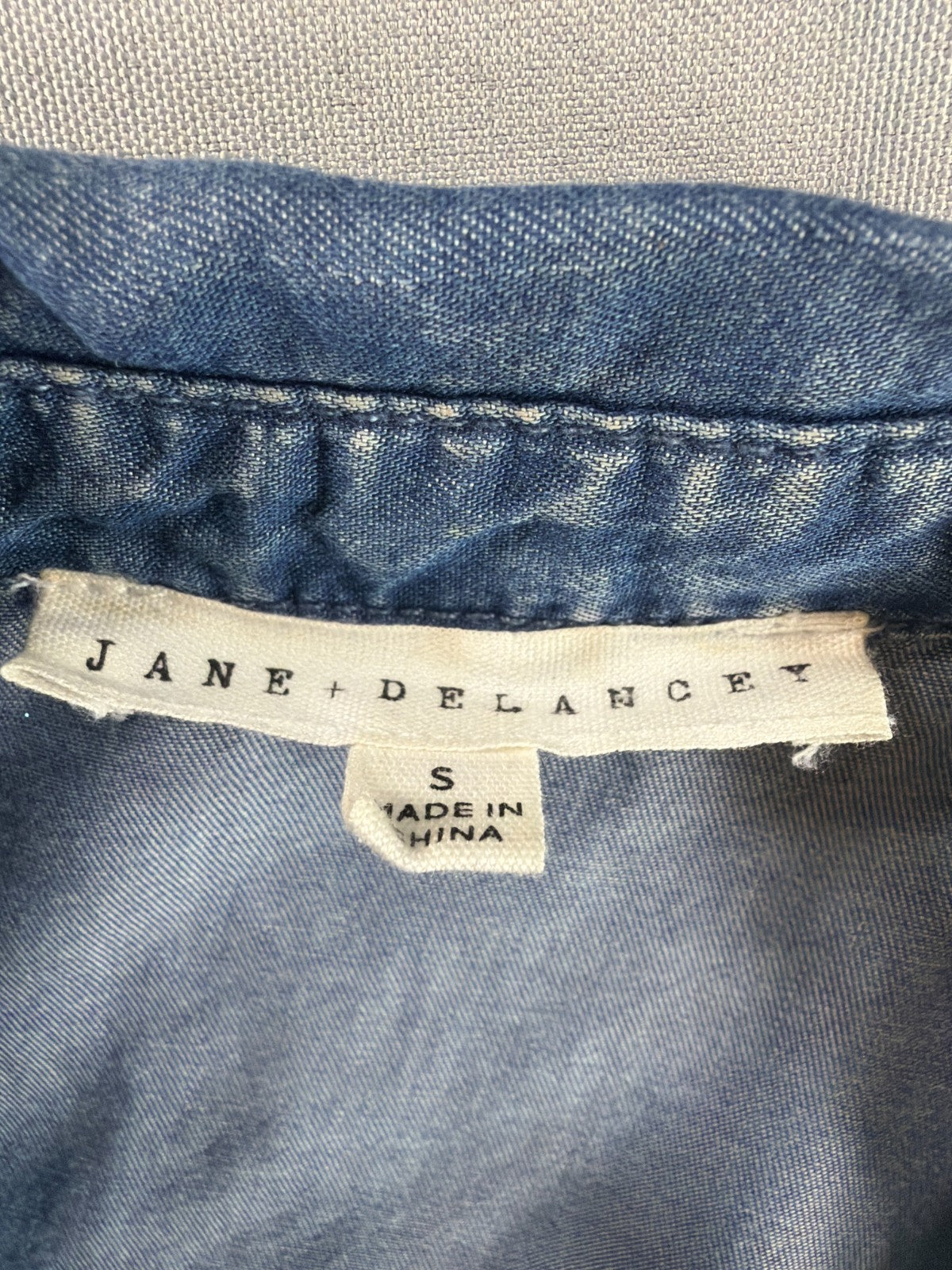 Jane Delancey Chambray Lyocell Denim Sleeveless Button Down Shirt Women Small