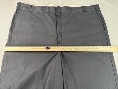 Dickies 42283BK Work Shorts 52 Black Polyester Cotton Regular Fit Loose