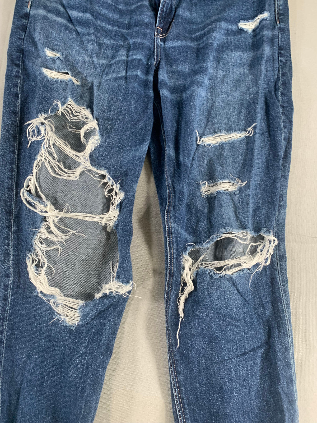 American Eagle Ripped Jeans 14 32x25 High Rise Distressed Rigid Floral Embroider
