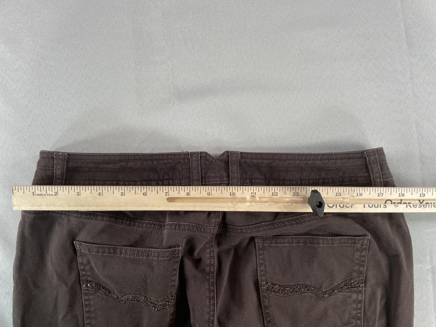 Chicos Platinum Pants Womens 2 Short Straight Leg Embellished Pockets Stretch 98