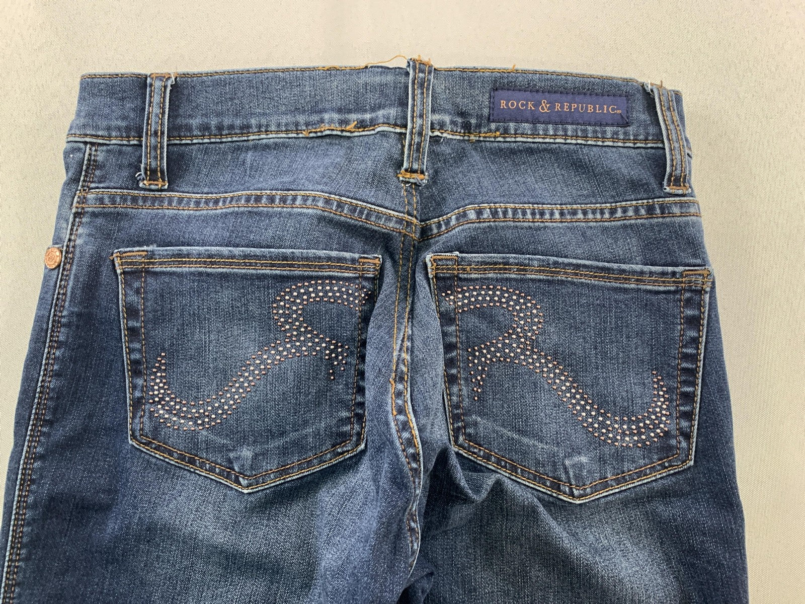 Rock & Republic Jeans Womens Size 2 Blue Berlin Straight Leg Rhinestone Denim