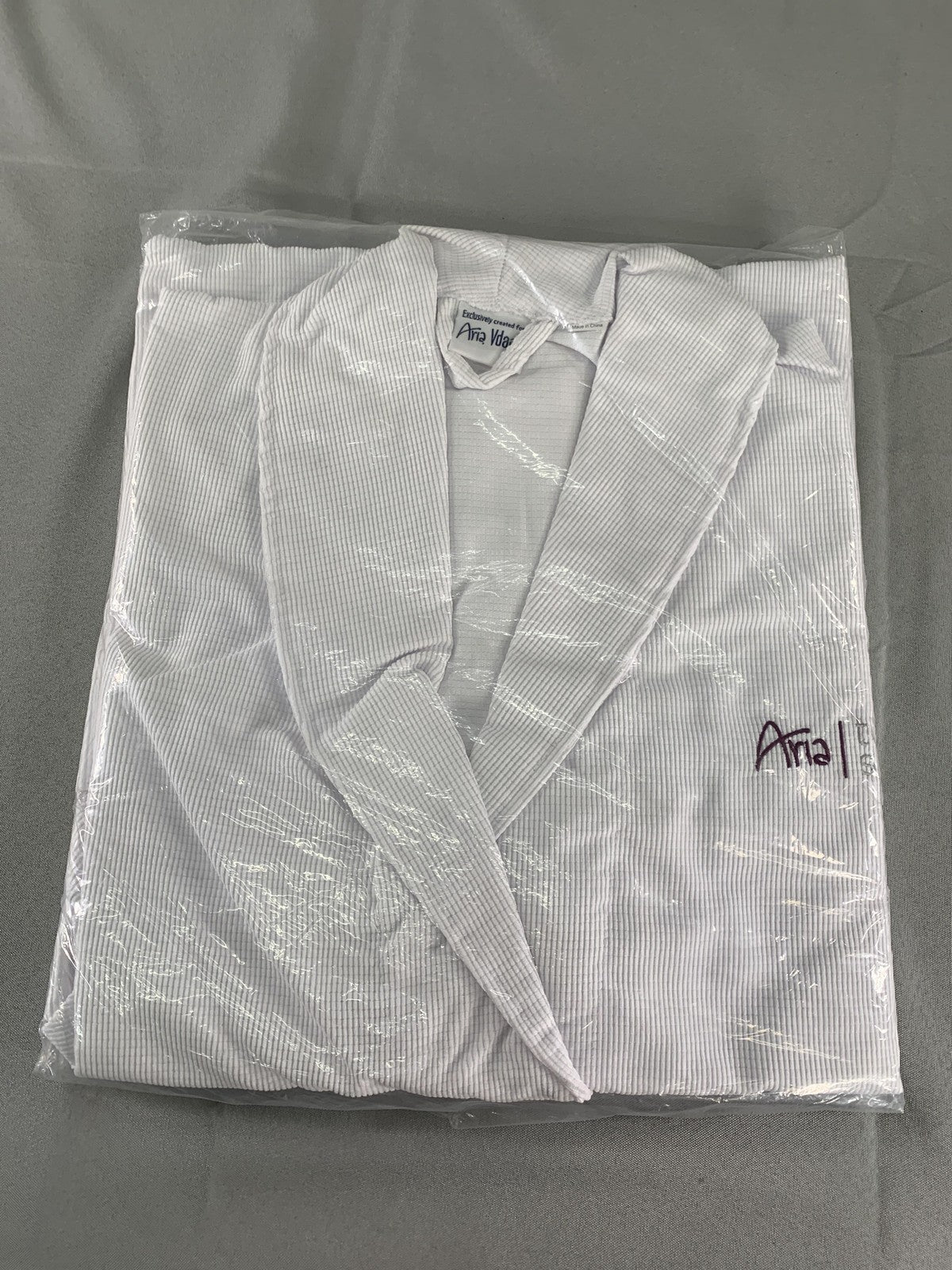 Aria Robe Womens One Size White Kimono Vdara Tower Suites Spa Hotel Waffle NWT