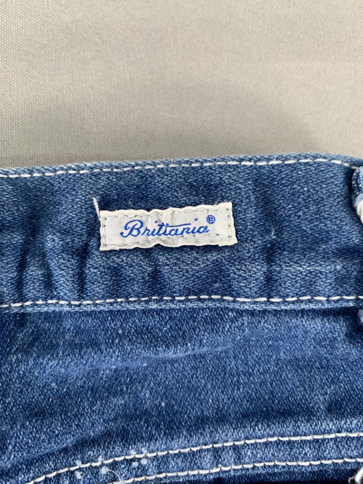 VINTAGE Britania Jeans Boys 4 Blue Denim Straight Leg Contrast Stitch Kids 80s