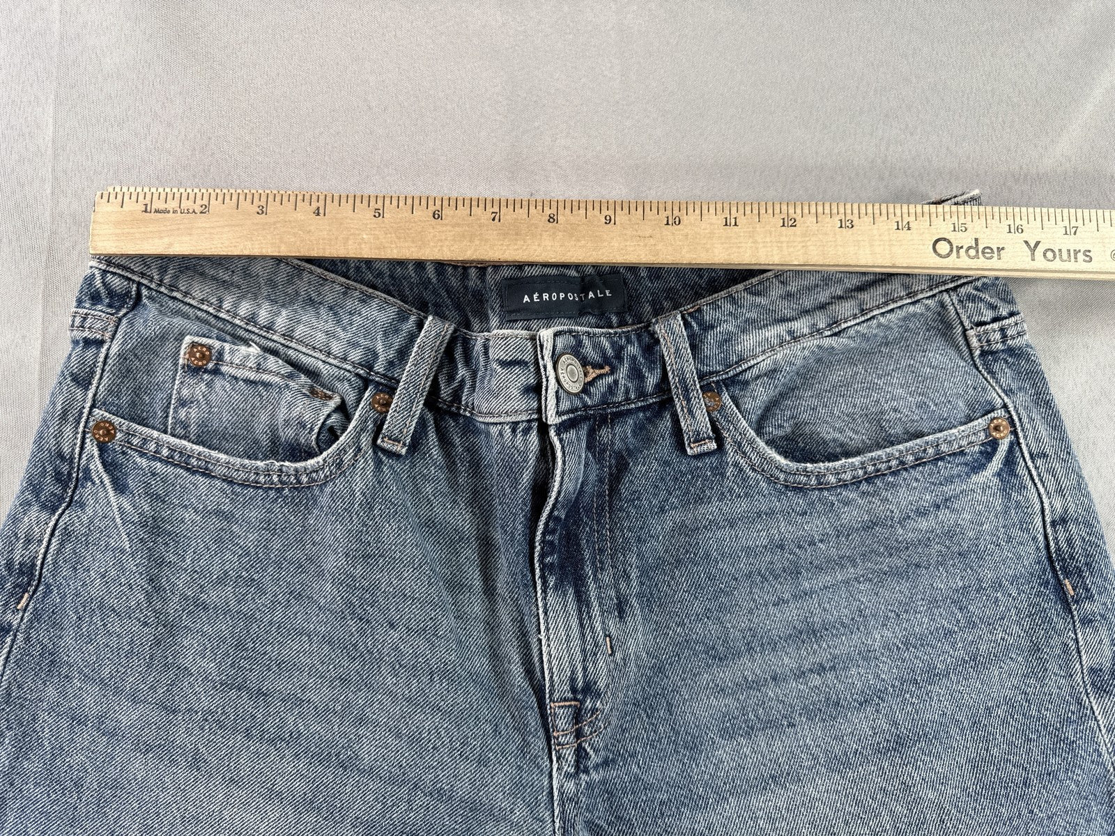 Aéropostale 90s High Rise Straight Leg Jeans 10 REG Womens REG Blue Denim Faded