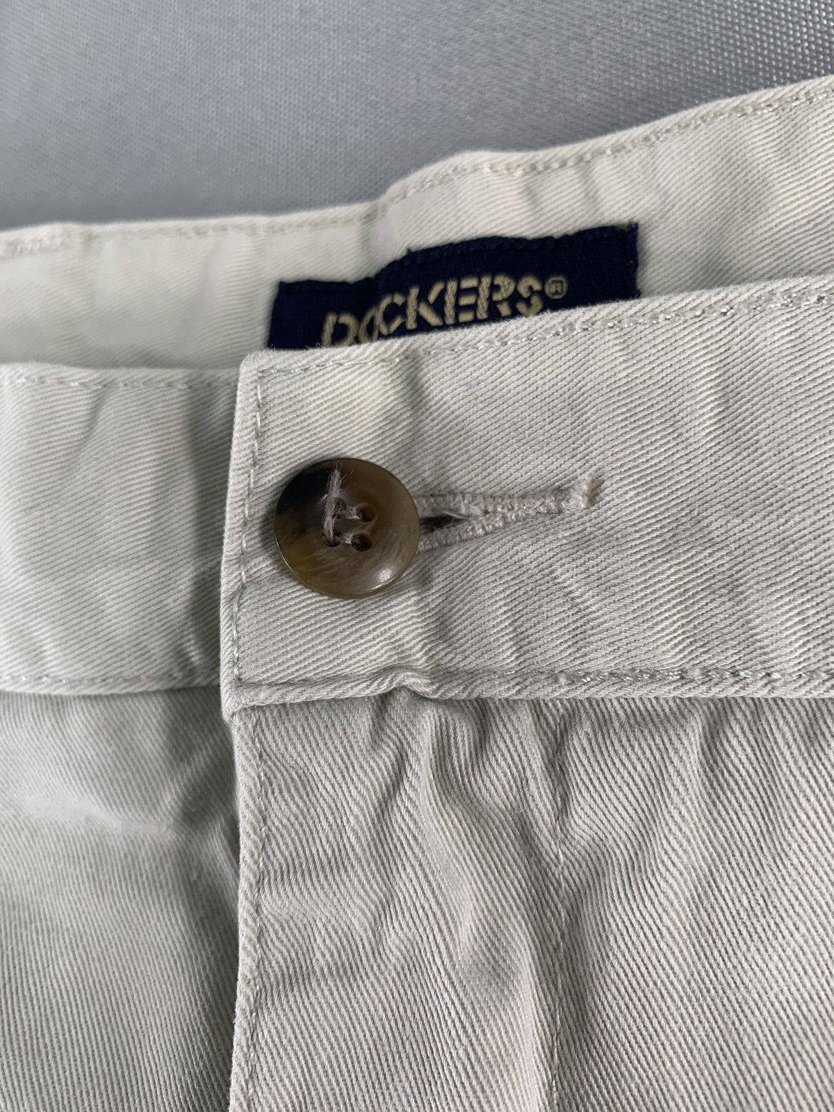 Dockers Khakis Shorts Mens Medium Beige Pleated Front Casual Flat Front Classic