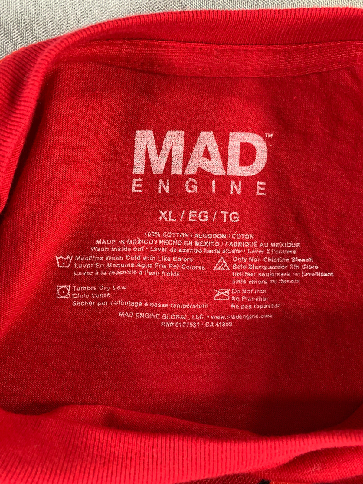 Mad Engine Familia T-Shirt XL Red Skeleton Hand Rose Graphic Tee Streetwear Art