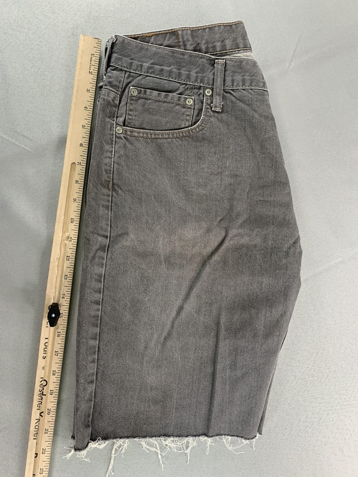 Levis 569 Shorts Mens 36 Gray Cut Off Denim Relaxed Fit Frayed Hem Casual Hasbro