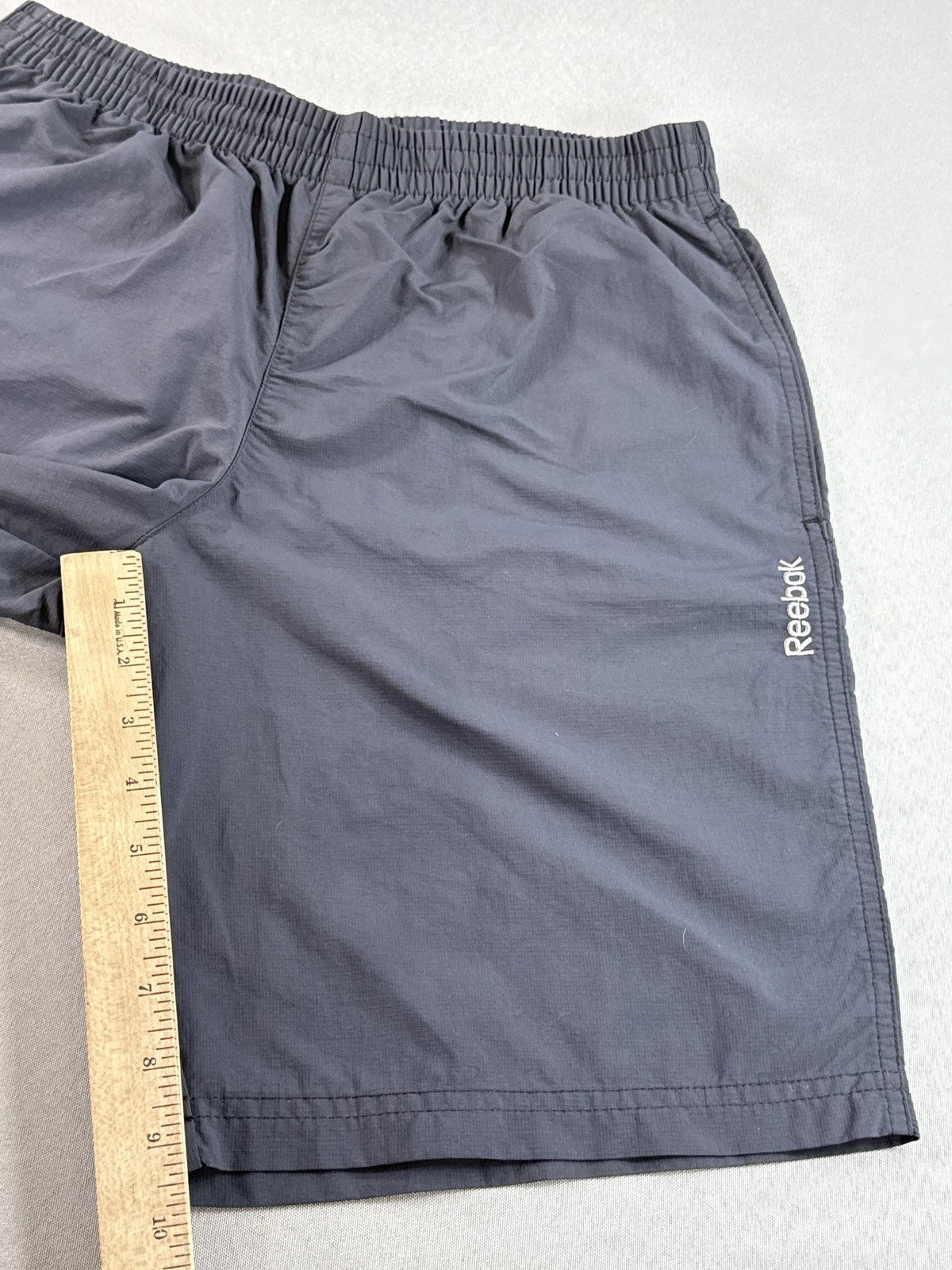 Reebok Athletic Shorts Mens Gray Polyester Relaxed Fit Elastic Waist Logo Fleece
